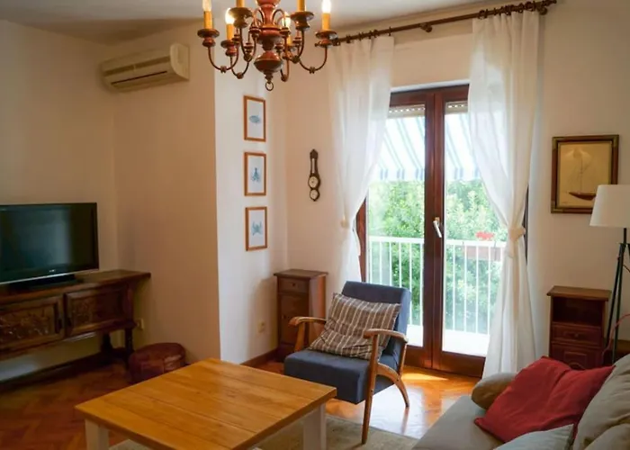 Forest Park Nest Apartment, Near Centre, With Free Parking